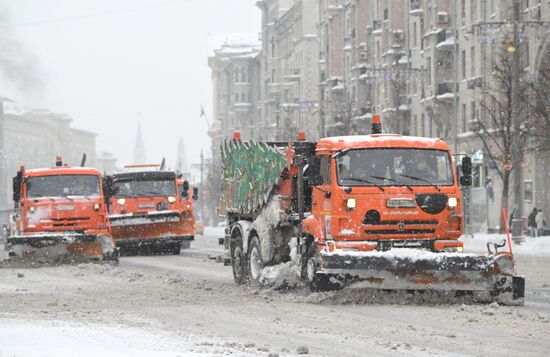 Снег в Москве