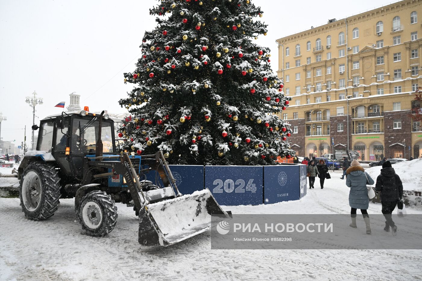 Снег в Москве