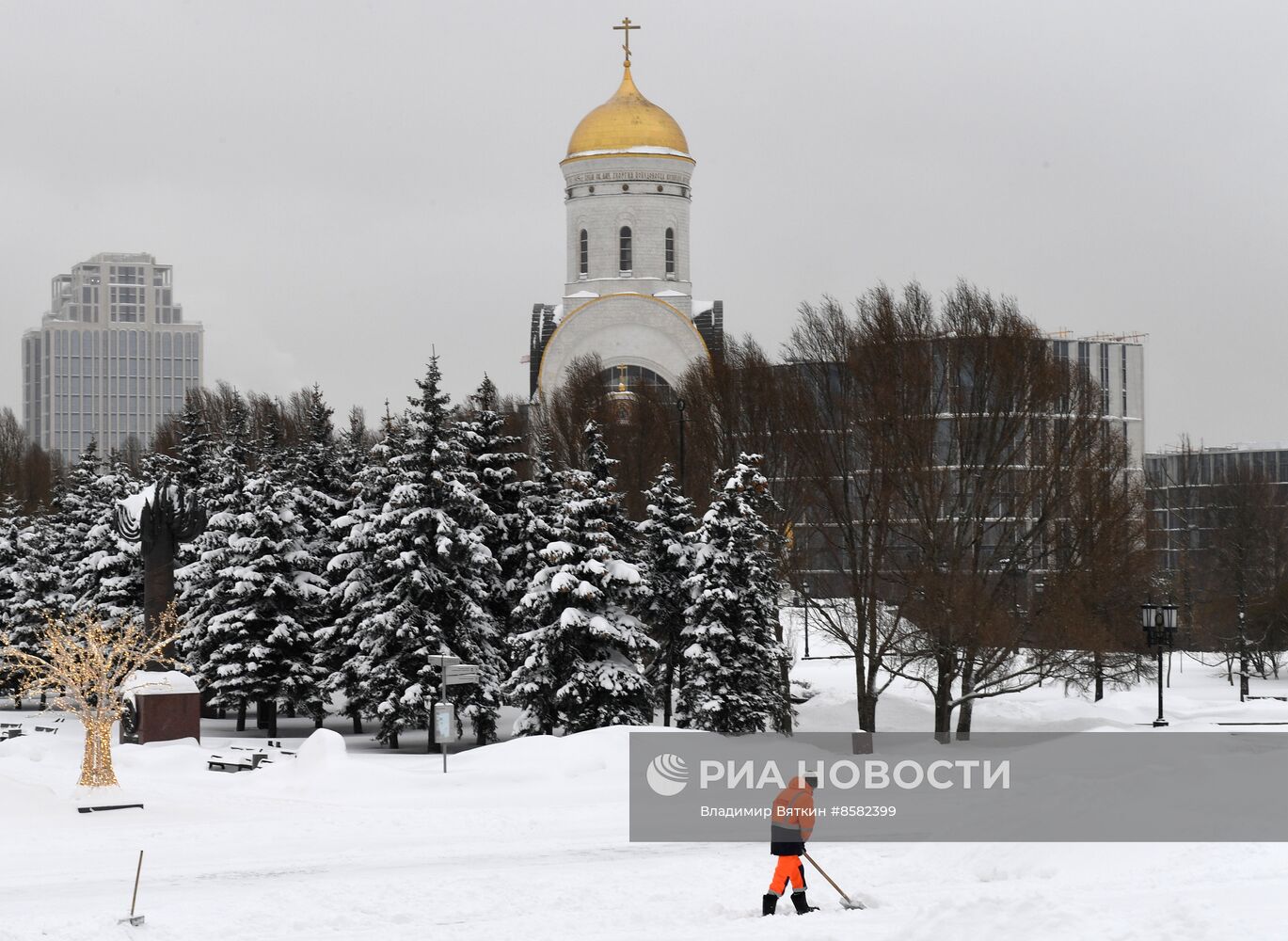 Снег в Москве