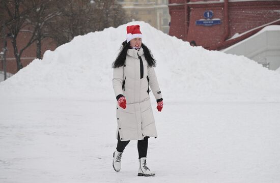 Снег в Москве