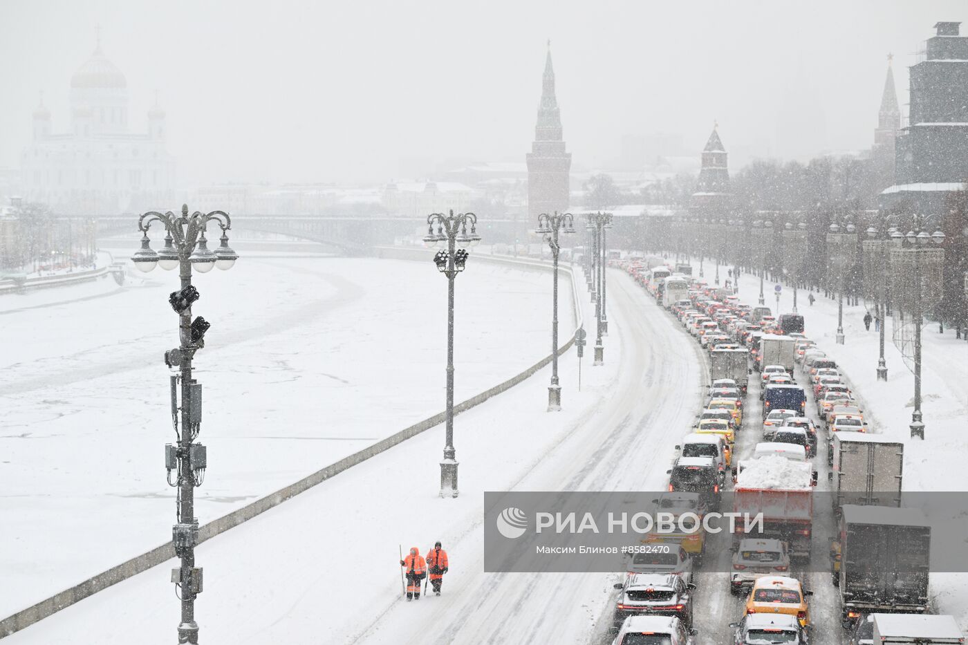 Снег в Москве