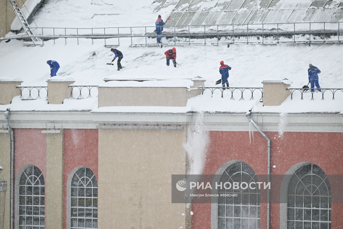 Снег в Москве