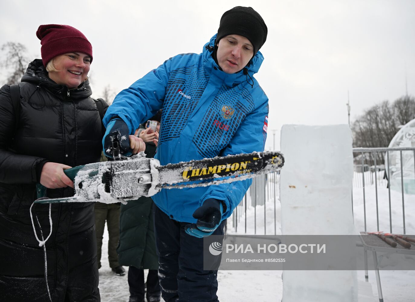 Выставка "Россия". Мастер-классы по художественной обработке льда