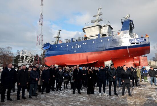Спуск на воду нового рыболовецкого судна "Николай Нечай" в Калининградской области