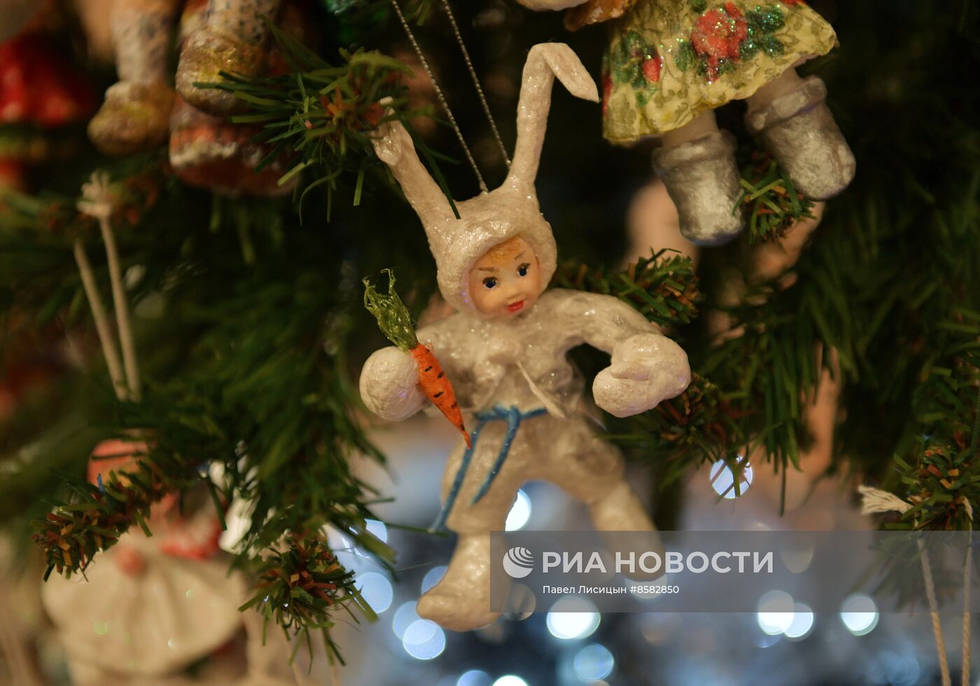 Открытие новогодней ярмарки продукции самозанятых в Екатеринбурге 