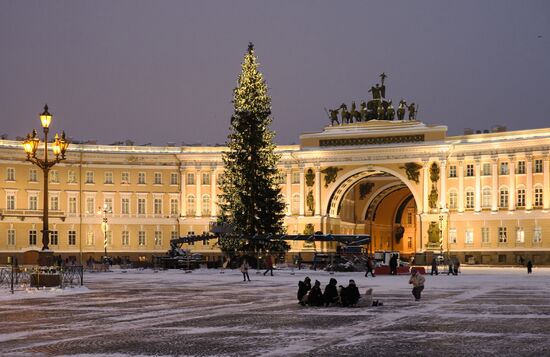 Питер дворцовая площадь фото сейчас 2024