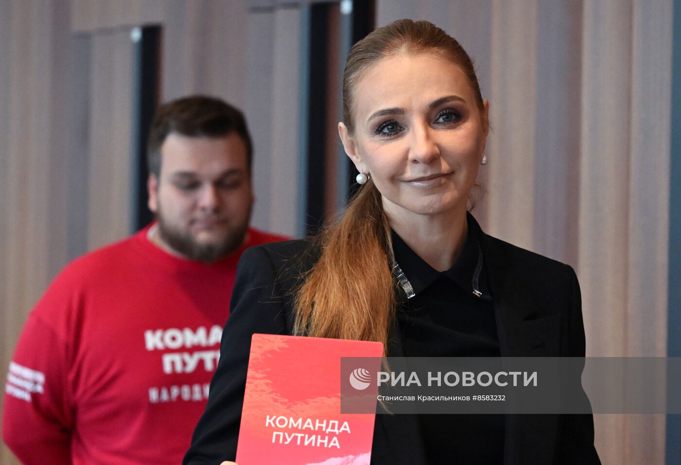 Собрание инициативной группы избирателей по выдвижению В. Путина кандидатом в президенты РФ