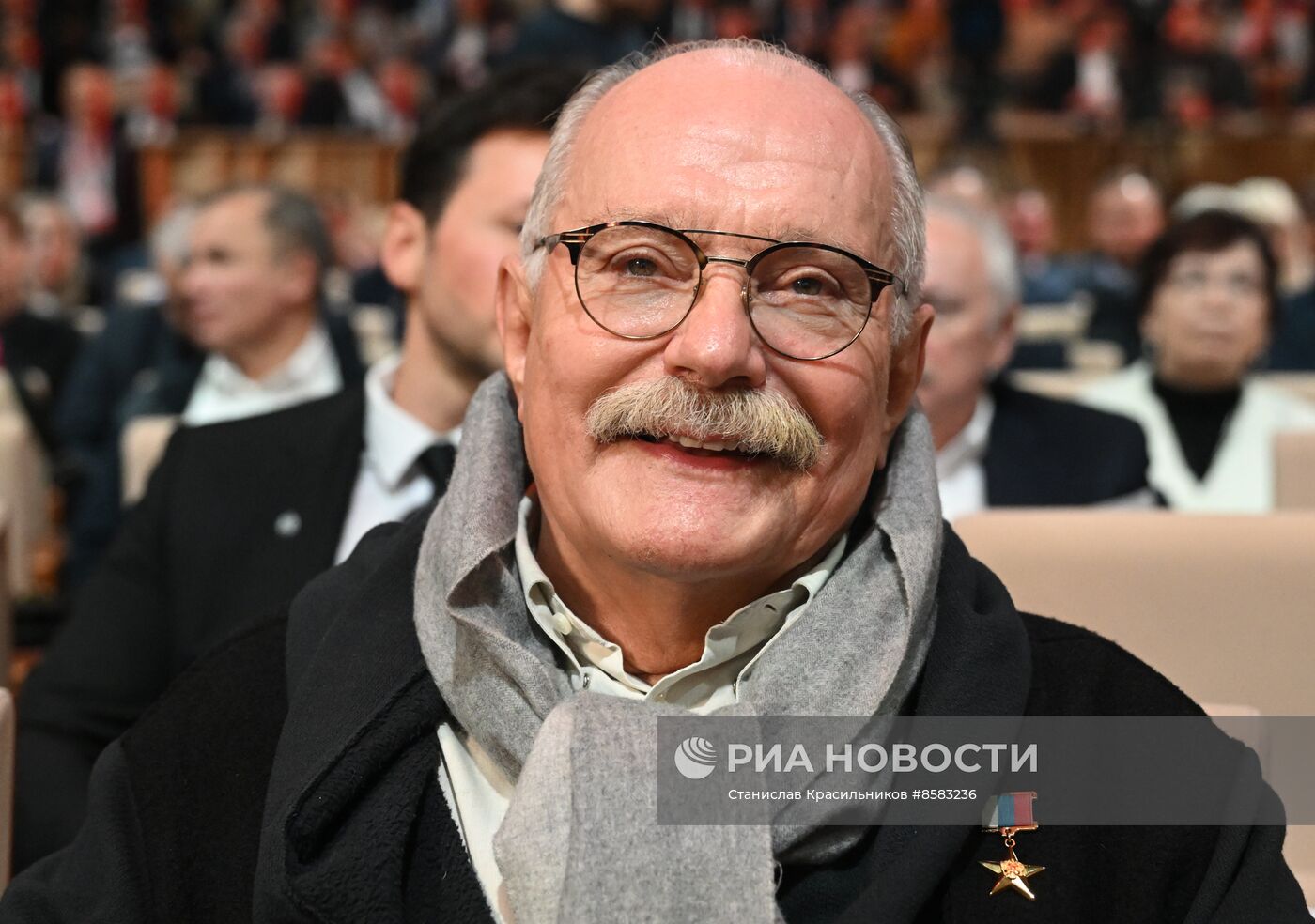 Собрание инициативной группы избирателей по выдвижению В. Путина кандидатом в президенты РФ