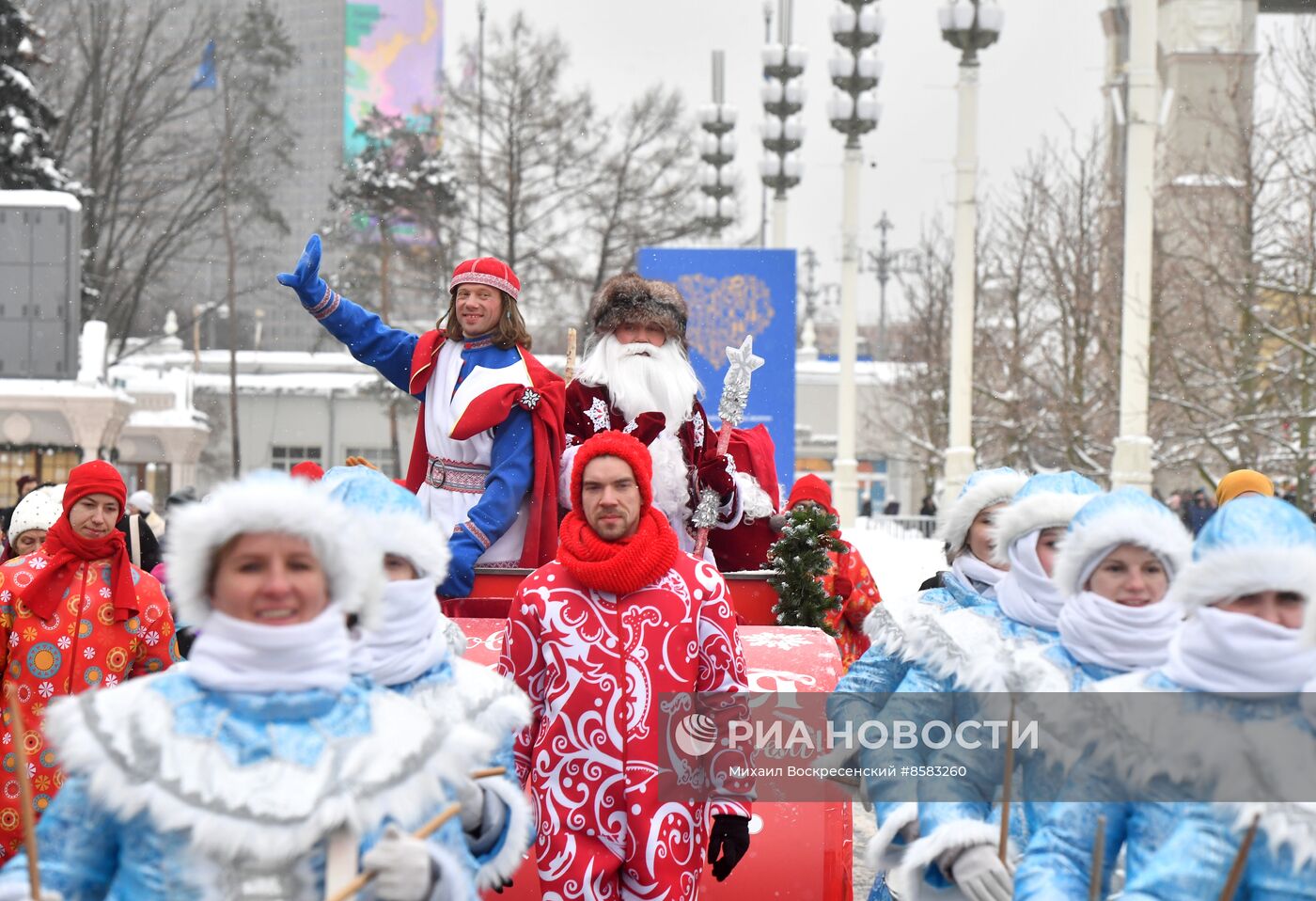 Выставка "Россия". День Деда Мороза: Паккайне и Талви Укко