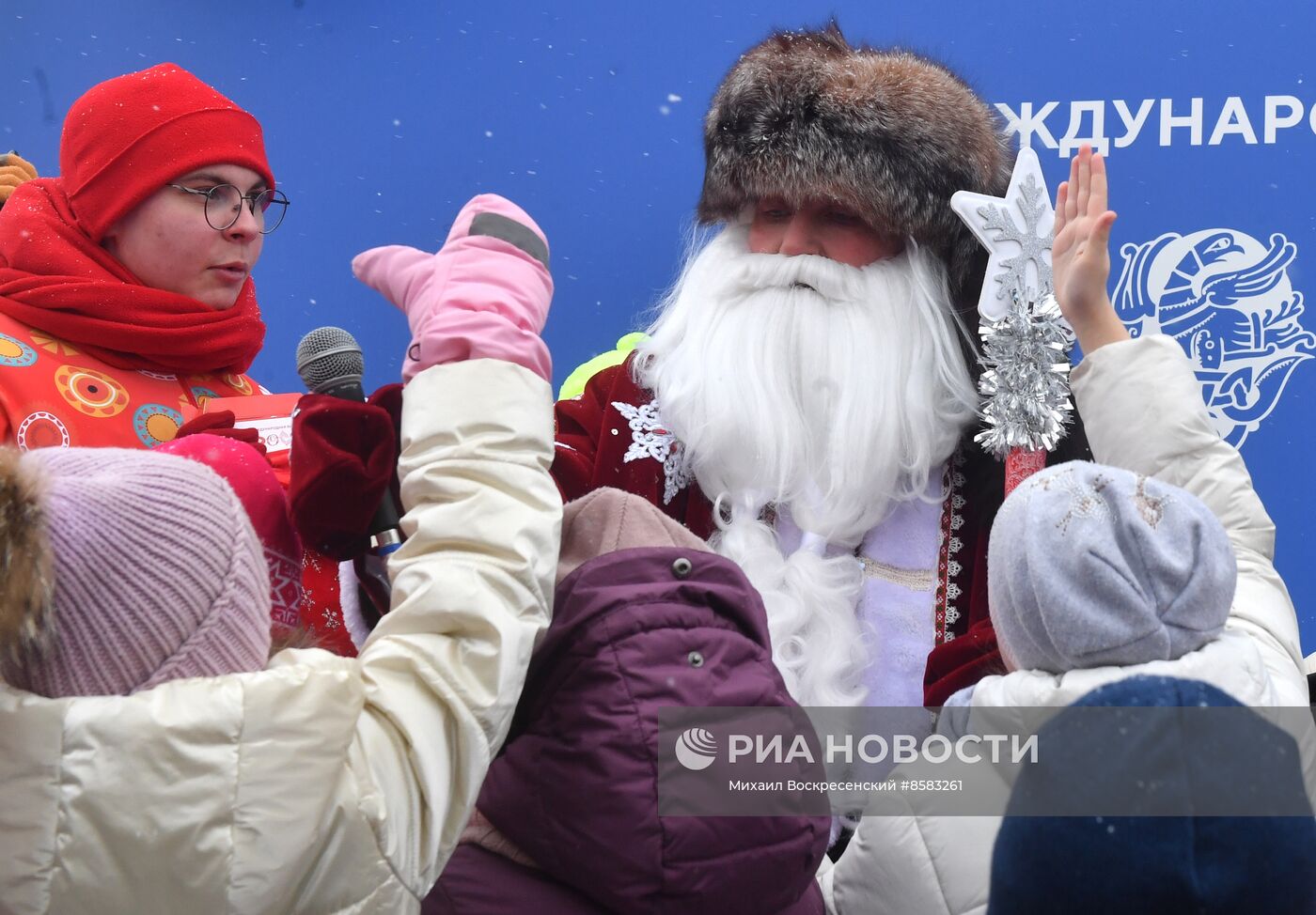 Выставка "Россия". День Деда Мороза: Паккайне и Талви Укко