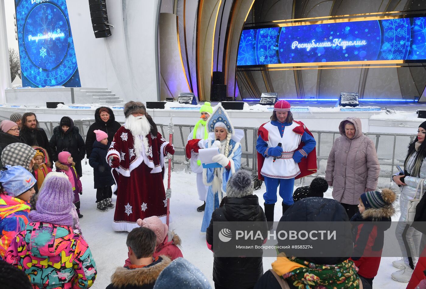 Выставка "Россия". День Деда Мороза: Паккайне и Талви Укко