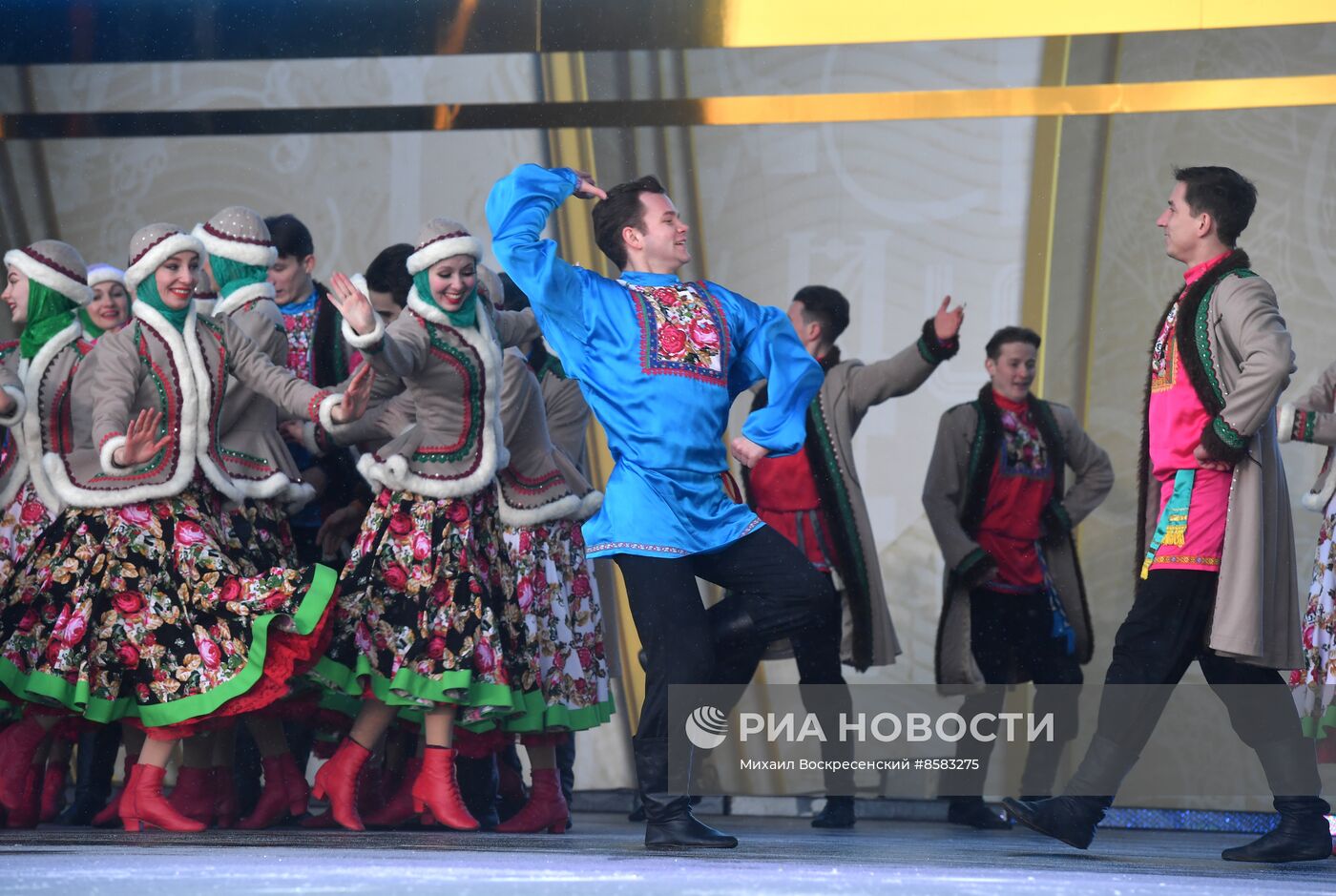 Выставка "Россия". День Деда Мороза: Паккайне и Талви Укко