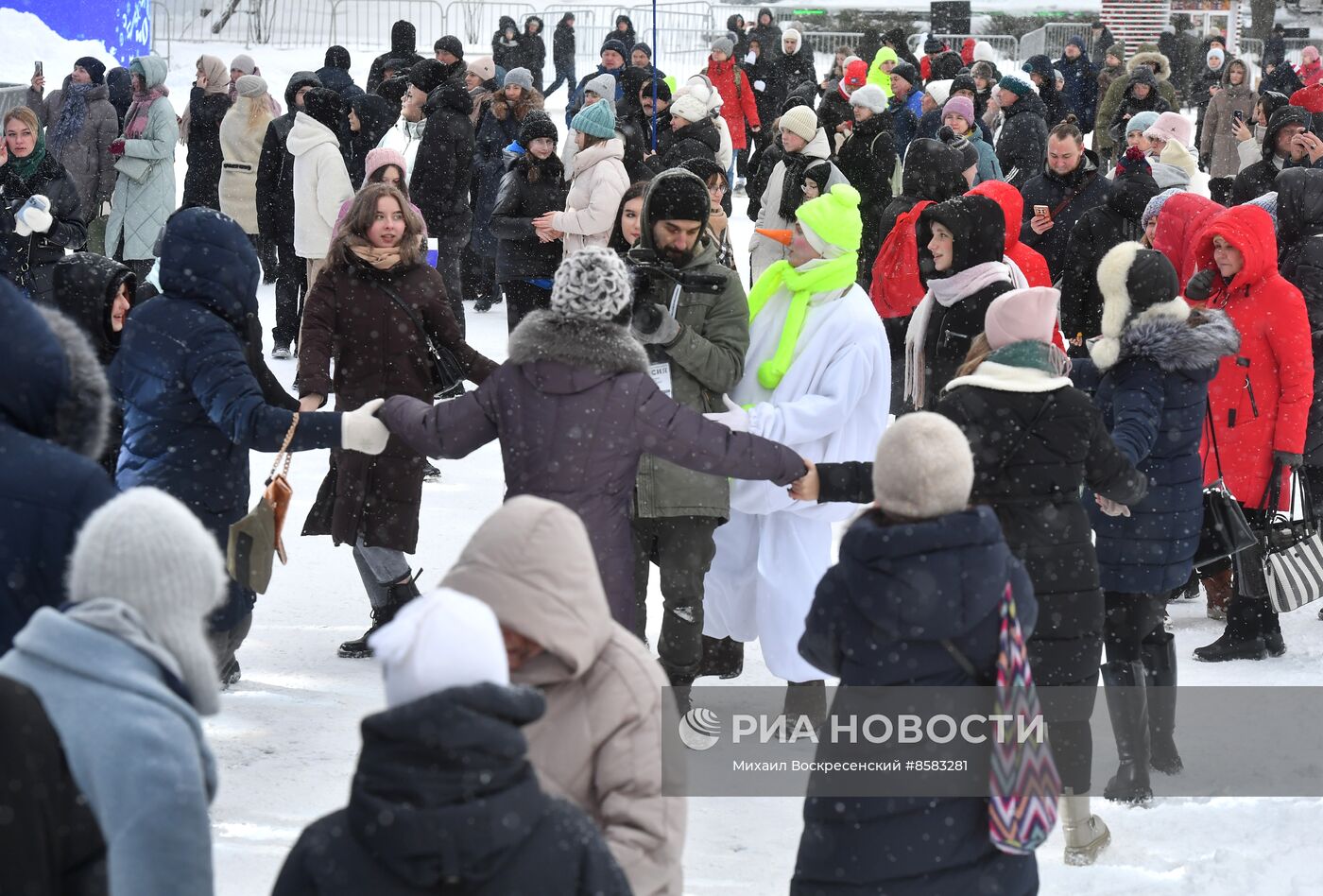 Выставка "Россия". День Деда Мороза: Паккайне и Талви Укко