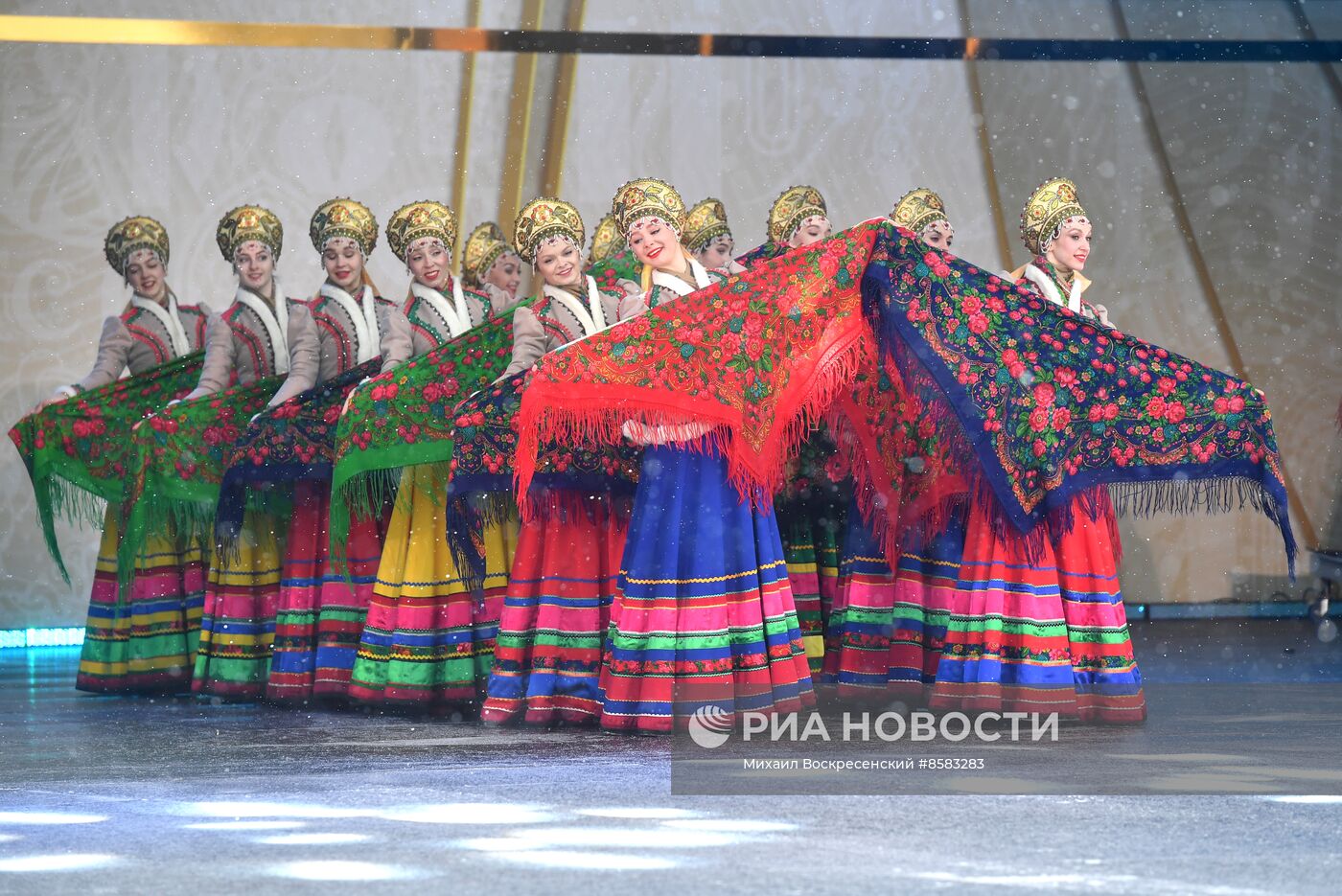 Выставка "Россия". День Деда Мороза: Паккайне и Талви Укко