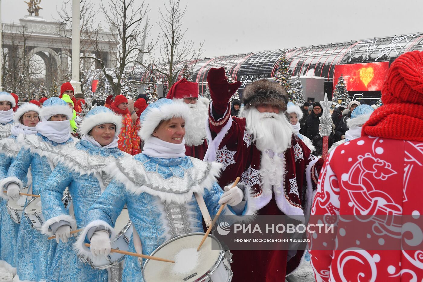 Выставка "Россия". День Деда Мороза: Паккайне и Талви Укко