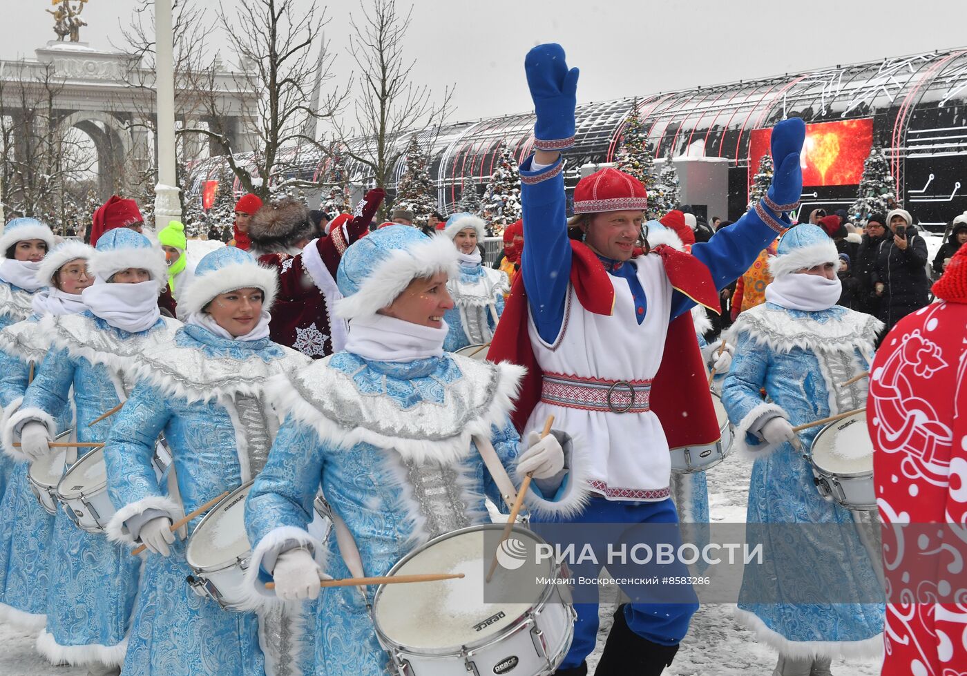 Выставка "Россия". День Деда Мороза: Паккайне и Талви Укко