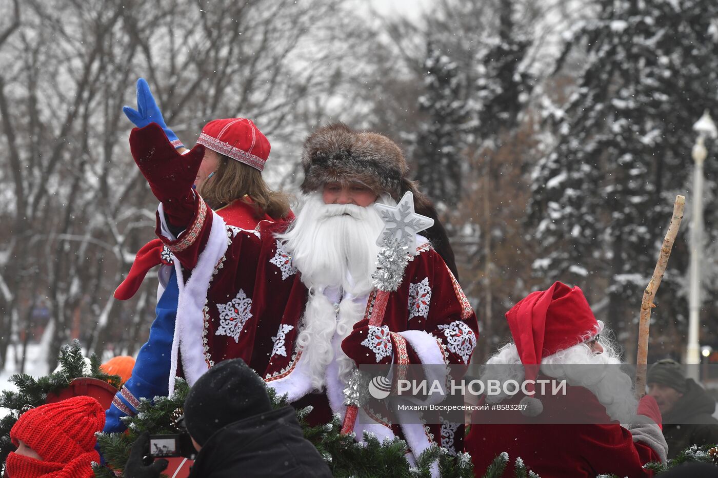 Выставка "Россия". День Деда Мороза: Паккайне и Талви Укко