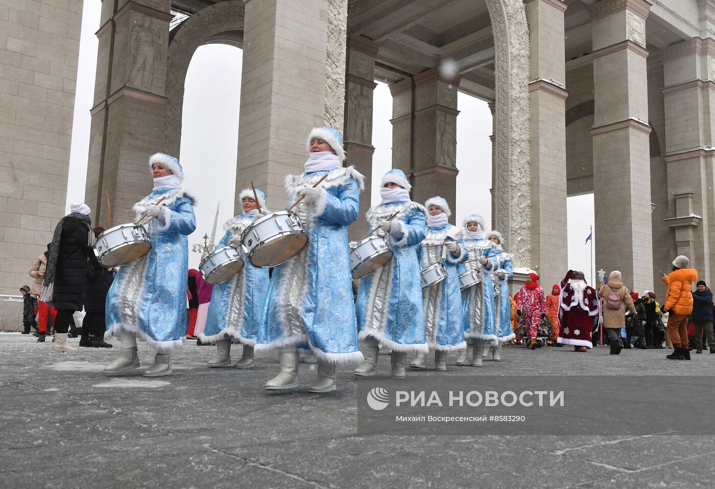 Выставка "Россия". День Деда Мороза: Паккайне и Талви Укко