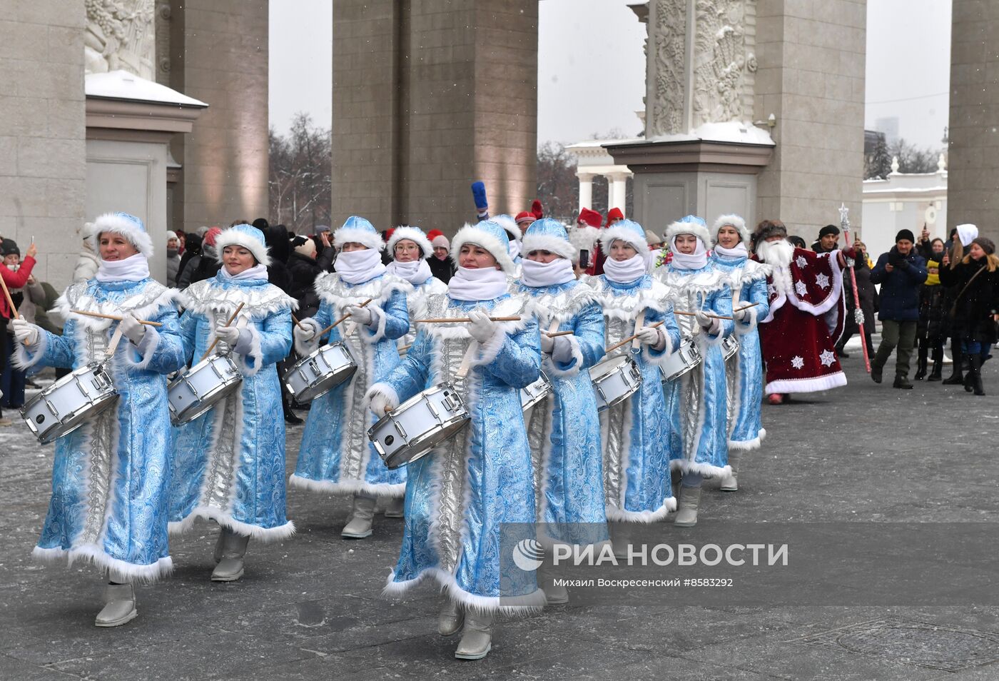 Выставка "Россия". День Деда Мороза: Паккайне и Талви Укко