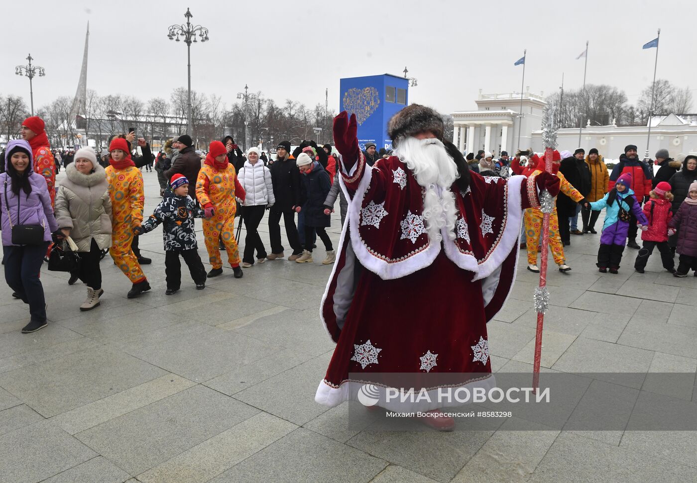 Выставка "Россия". День Деда Мороза: Паккайне и Талви Укко