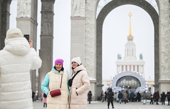 Работа выставки "Россия"