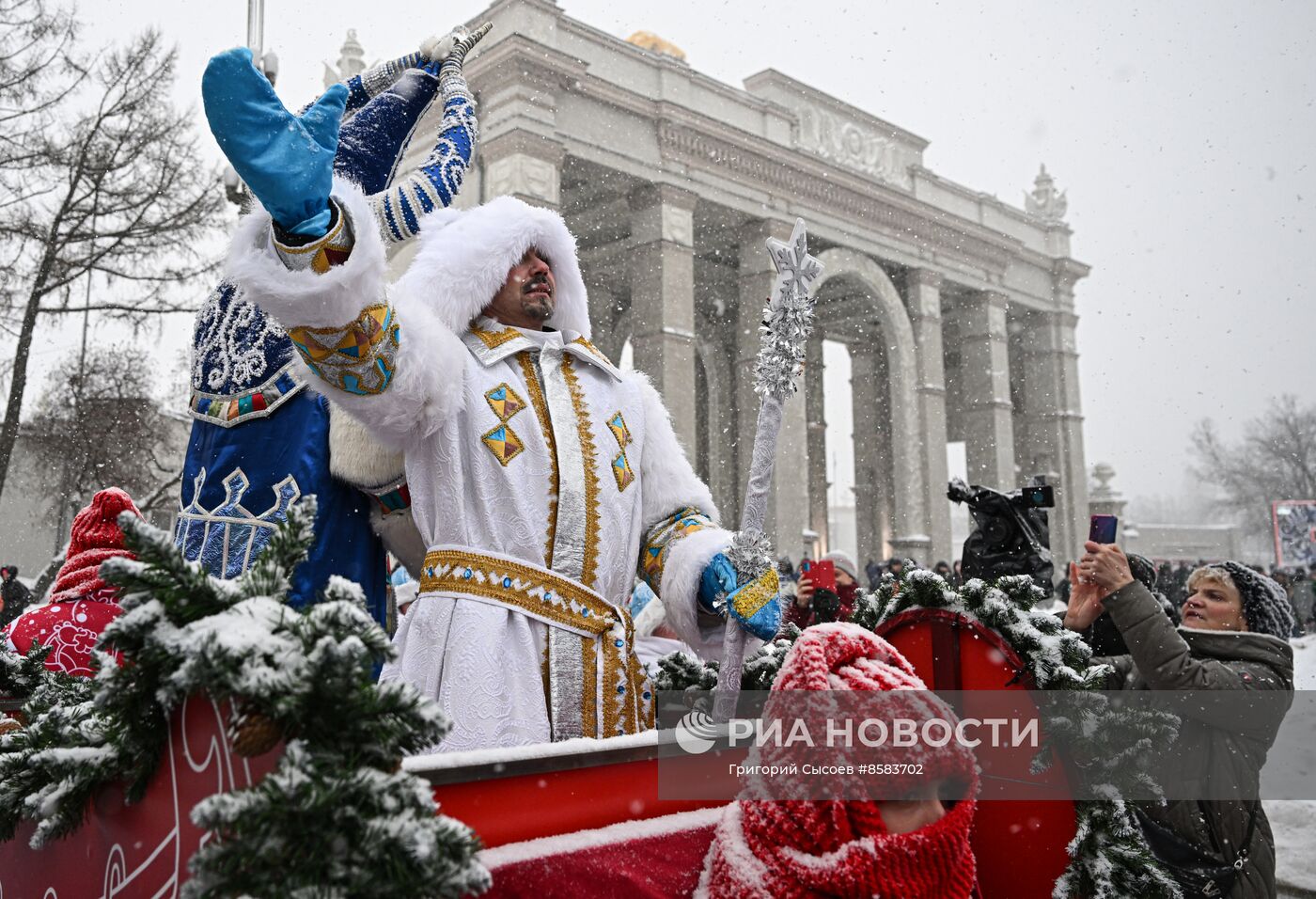 Выставка "Россия". День Деда Мороза: Чысхаан и Эхээ Дьыл (Саха)