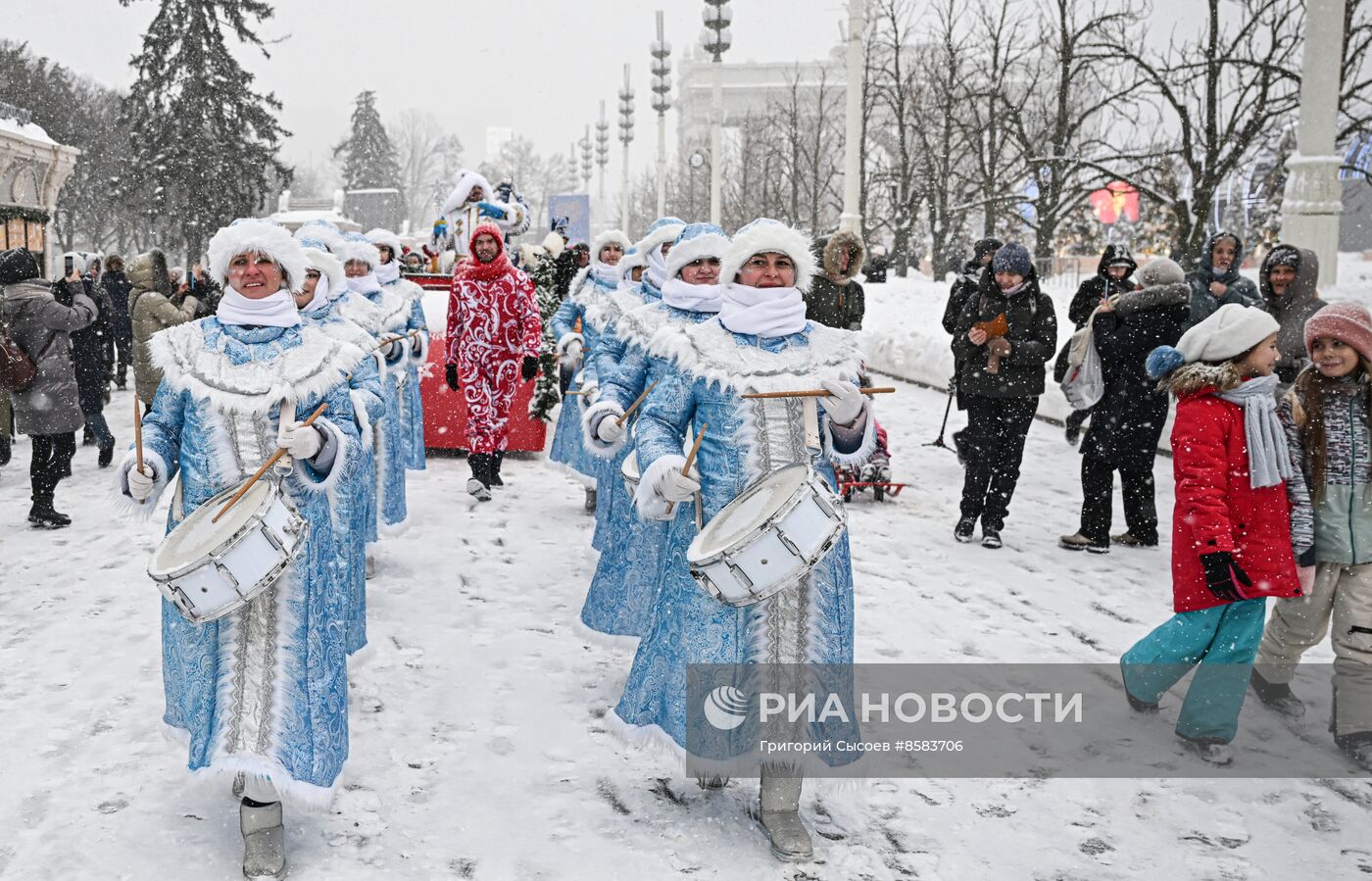 Выставка "Россия". День Деда Мороза: Чысхаан и Эхээ Дьыл (Саха)