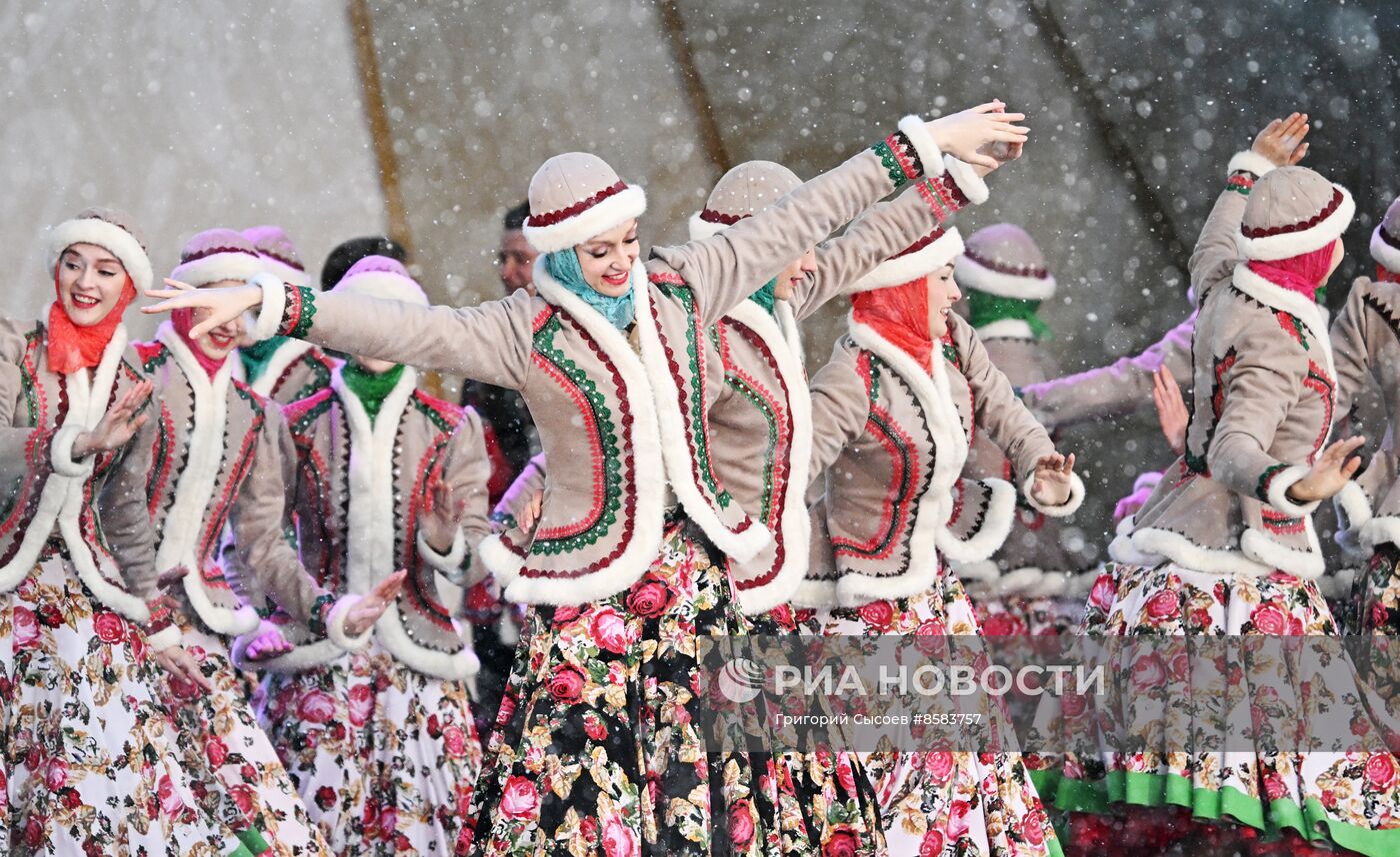 Выставка "Россия". День Деда Мороза: Чысхаан и Эхээ Дьыл (Саха)