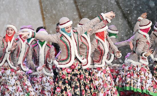 Выставка "Россия". День Деда Мороза: Чысхаан и Эхээ Дьыл (Саха)