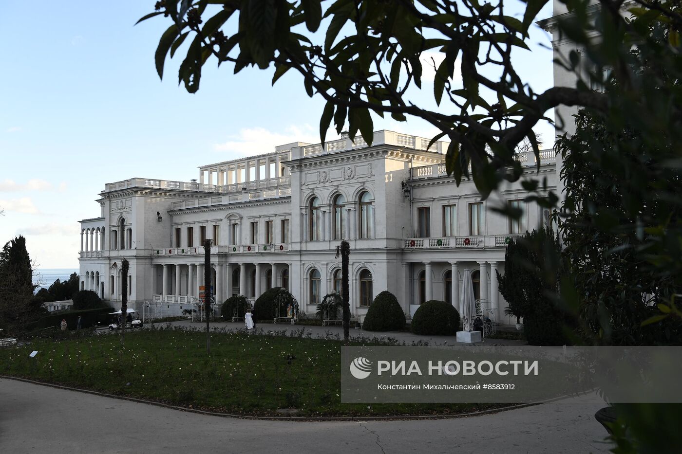 "Белый бал" в Ливадийском дворце в Крыму