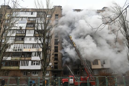 Жилой дом в Киевском районе Донецка подвергся обстрелу со стороны ВСУ