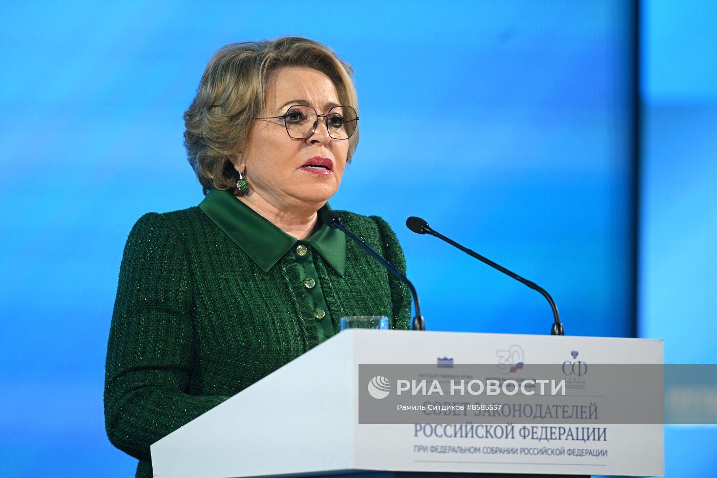 Президент РФ В. Путин принял участие в заседании Совета законодателей РФ