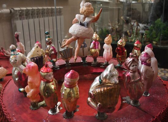 Выставка советских новогодних игрушек во Владивостоке 