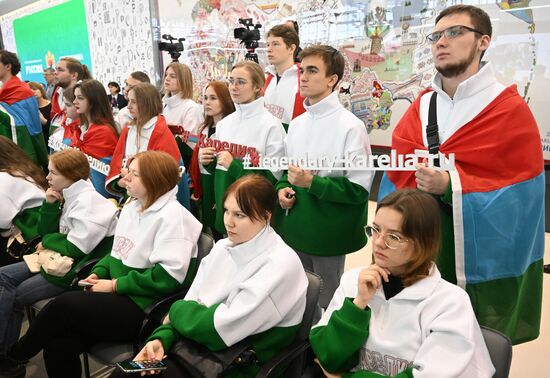 Международная выставка-форум "Россия"
Республика Карелия. День региона
Павильон №75
Место: Россия, Москва. Автор: Илья Питалев/РИА Новости. Выставка "Россия". Республика Карелия. День региона