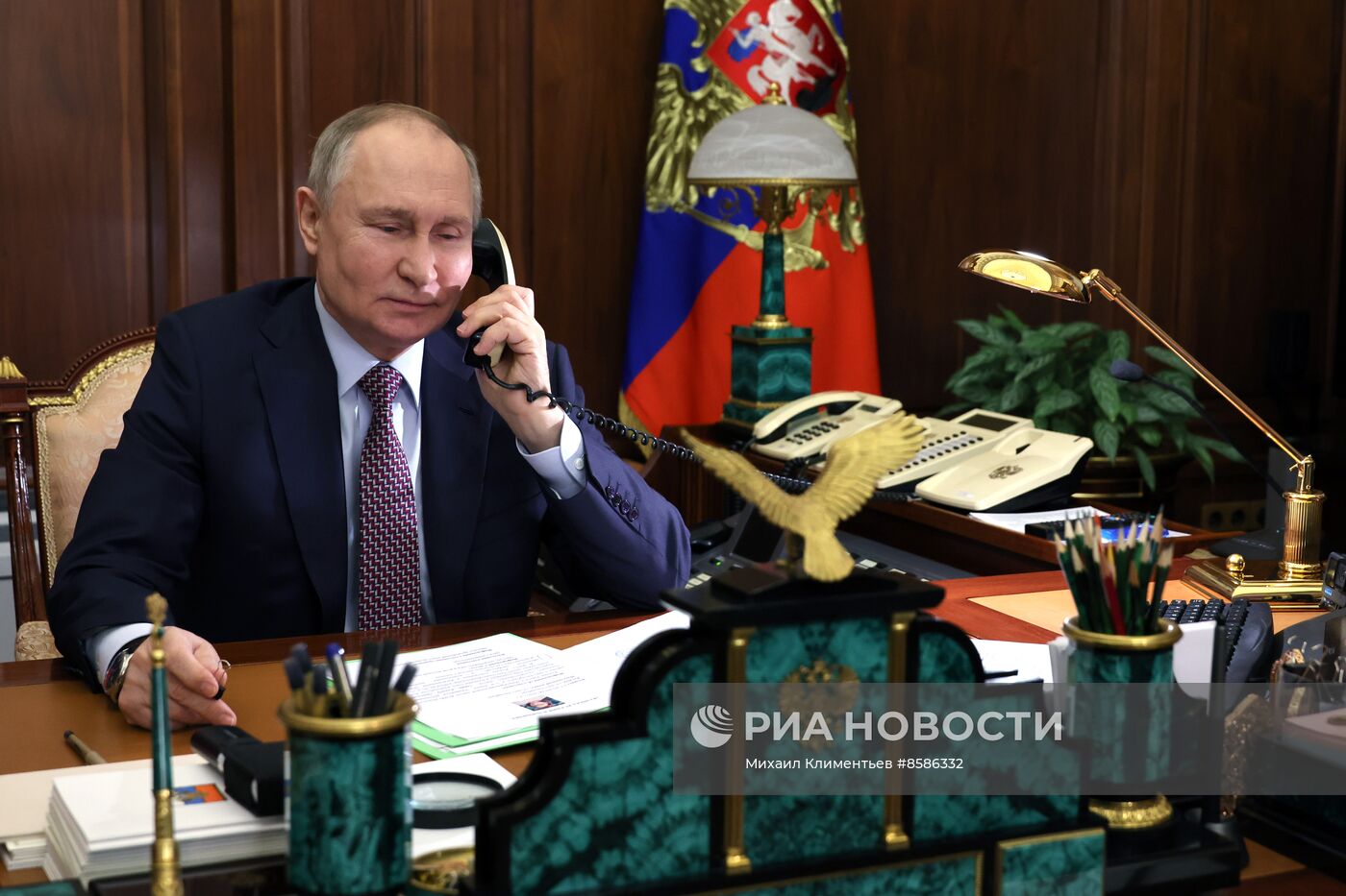 Президент РФ В. Путин поговорил по телефону с Ксенией Мазневой