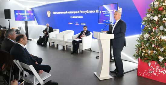 Международная выставка-форум "Россия"
Республика Карелия. День региона. Презентация промышленного потенциала Республики Карелия
Артур Парфенчиков, глава Республики Карелия
Павильон №75
Место: Россия, Москва. Автор: Илья Питалев/РИА Новости. Выставка "Россия". Республика Карелия. День региона