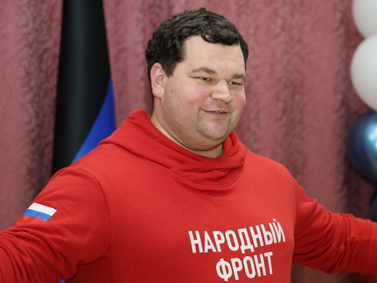 Открытие региональных избирательных штабов поддержки кандидата в президенты РФ В. Путина