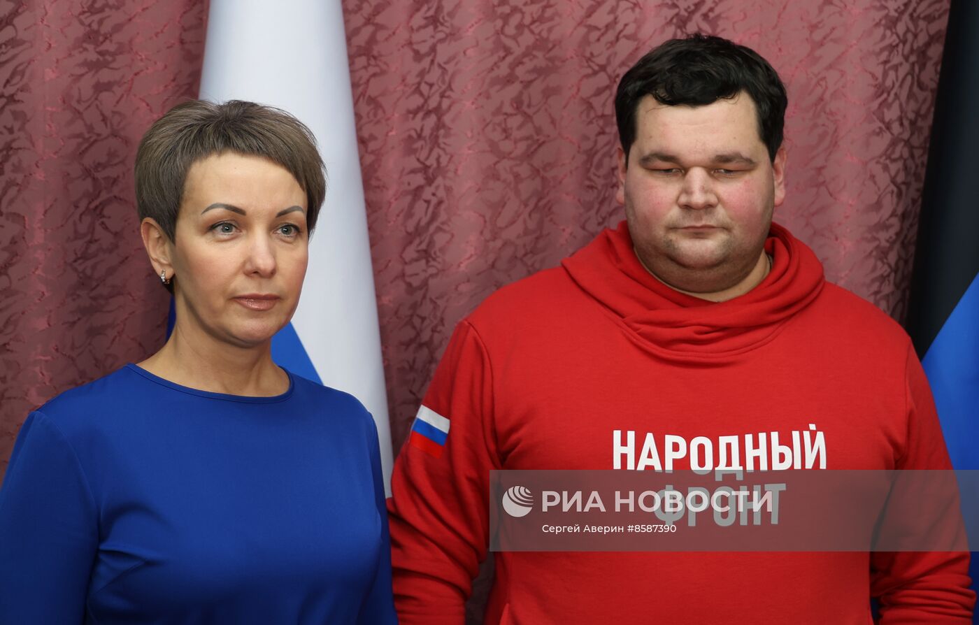 Открытие региональных избирательных штабов поддержки кандидата в президенты РФ В. Путина