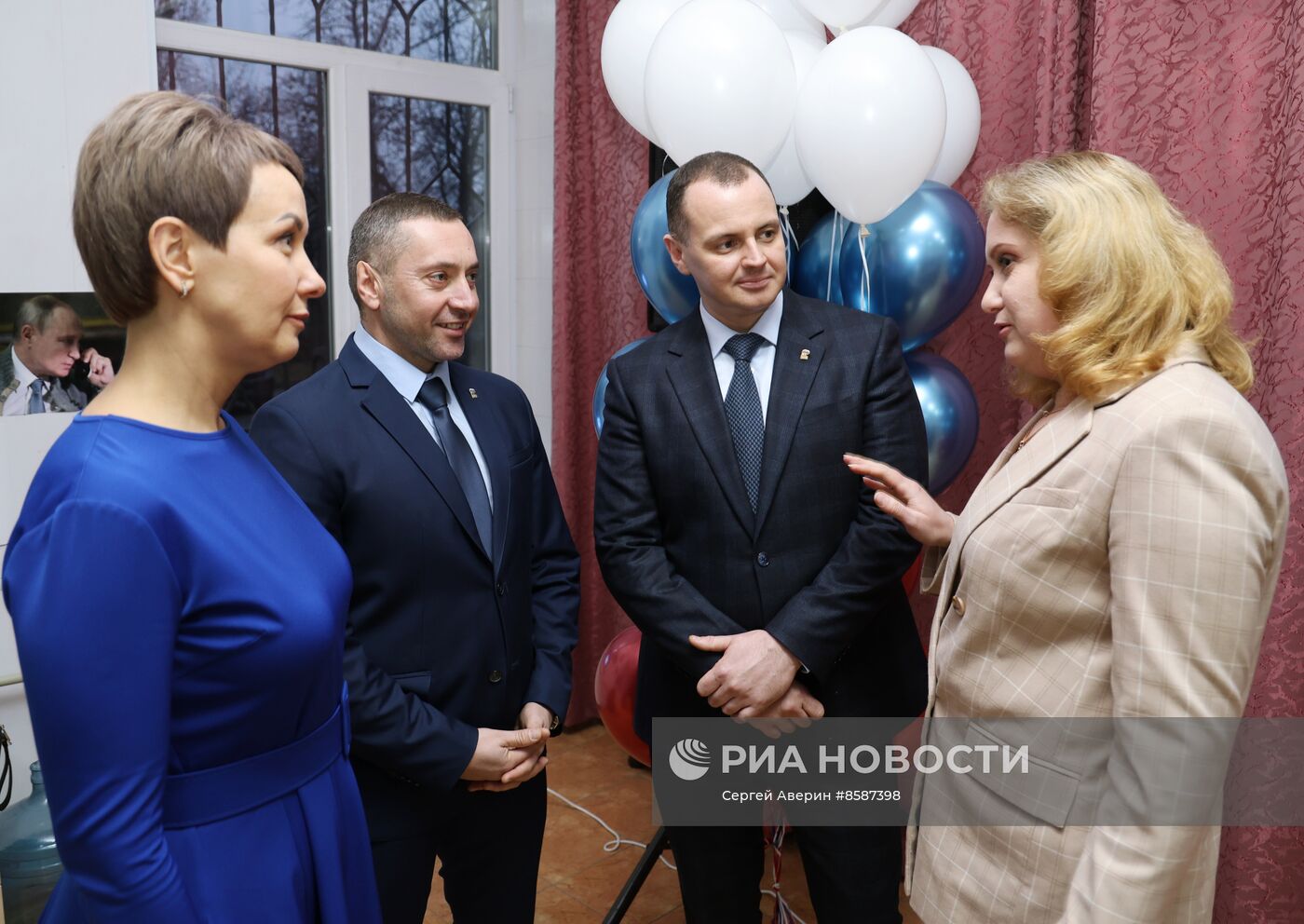 Открытие региональных избирательных штабов поддержки кандидата в президенты РФ В. Путина