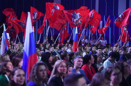 Международная выставка-форум "Россия"
Премия молодежных достижений "Время молодых", павильон №75 Место: Россия, Москва. Автор: Михаил Воскресенский/РИА Новости. Выставка "Россия". Финал конкурса профессионального мастерства Всероссийской премии молодежных достижений "Время молодых"