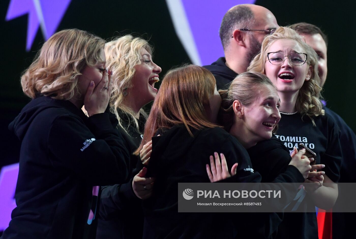 Выставка "Россия". Премия молодежных достижений "Время молодых"