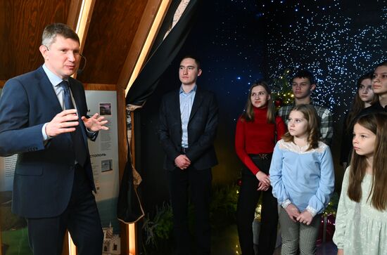 Выставка "Россия". Экскурсия для детей и подростков по выставочному пространству "Почувствуй Россию"