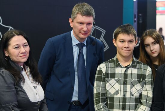 Выставка "Россия". Экскурсия для детей и подростков по выставочному пространству "Почувствуй Россию"