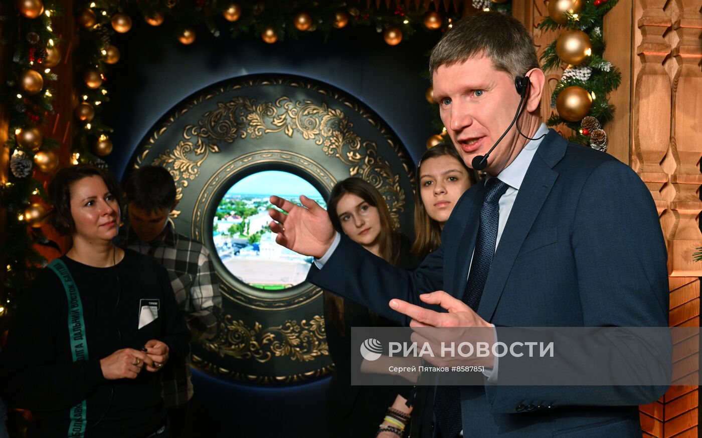 Выставка "Россия". Экскурсия для детей и подростков по выставочному пространству "Почувствуй Россию"