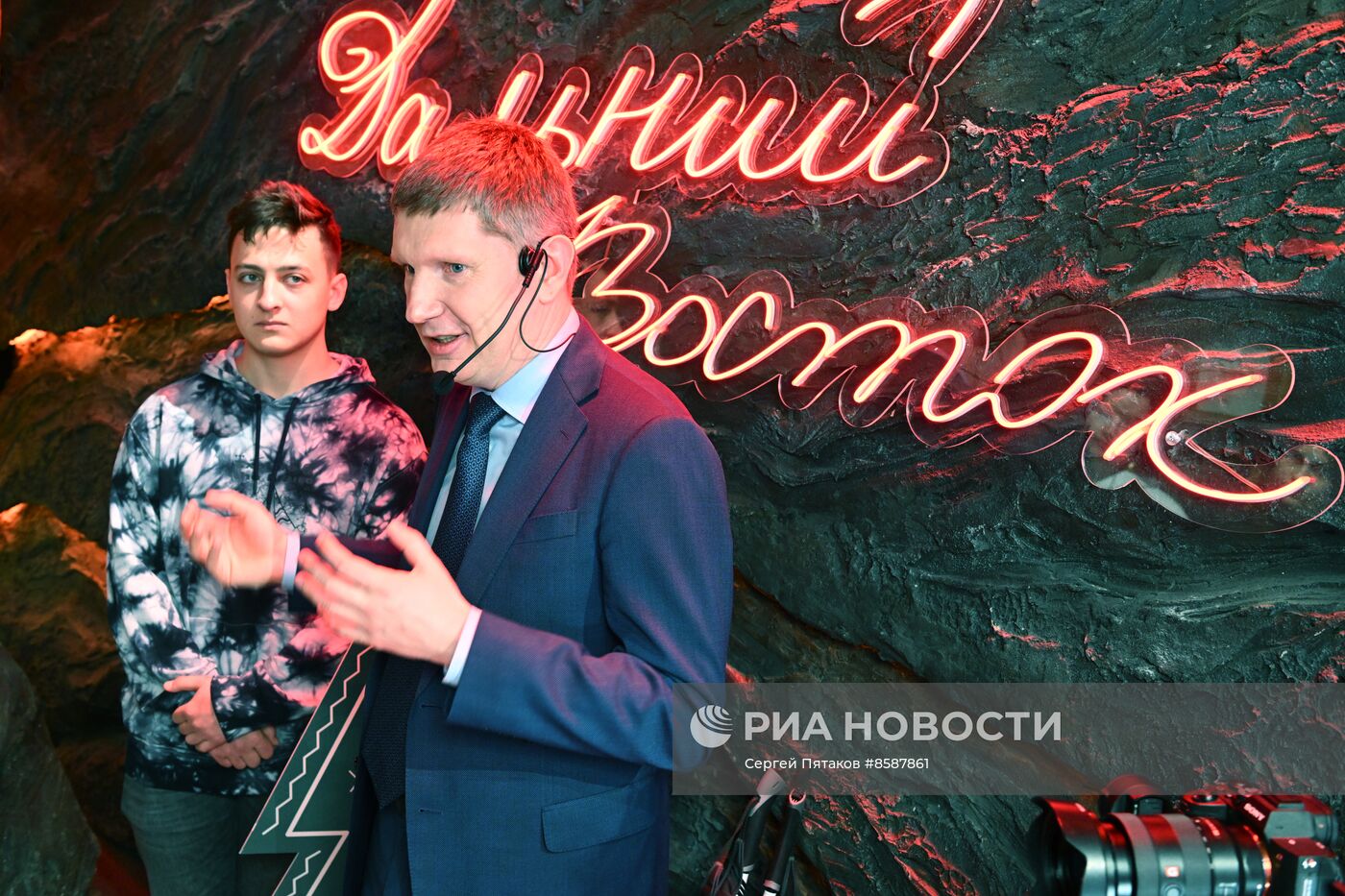 Выставка "Россия". Экскурсия для детей и подростков по выставочному пространству "Почувствуй Россию"