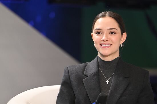 Международная выставка-форум "Россия"
Встреча с фигуристкой Евгенией Медведевой
Павильон № 34 Место: Россия, Москва. Автор: Сергей Пятаков/РИА Новости. Выставка "Россия". Встреча с фигуристкой Евгенией Медведевой