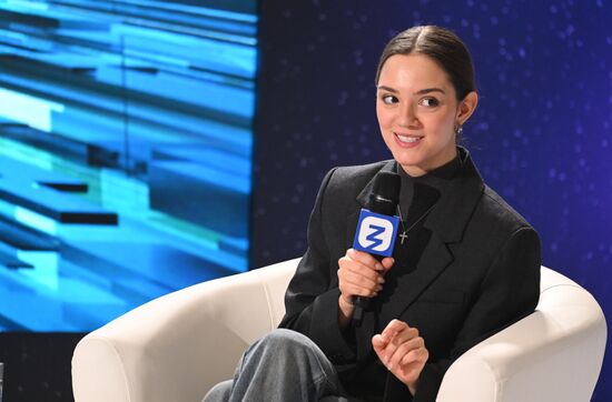 Международная выставка-форум "Россия"
Встреча с фигуристкой Евгенией Медведевой
Павильон № 34 Место: Россия, Москва. Автор: Сергей Пятаков/РИА Новости. Выставка "Россия". Встреча с фигуристкой Евгенией Медведевой