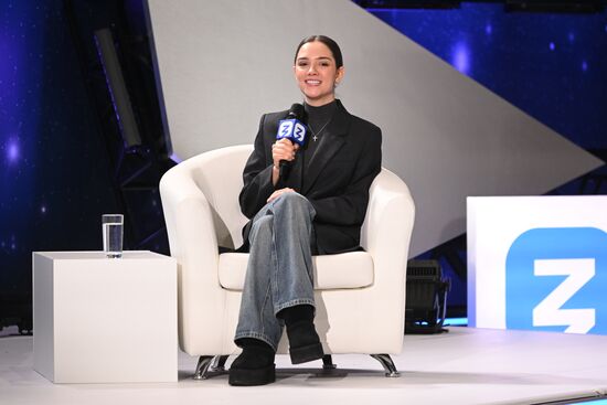 Международная выставка-форум "Россия"
Встреча с фигуристкой Евгенией Медведевой
Павильон № 34 Место: Россия, Москва. Автор: Сергей Пятаков/РИА Новости. Выставка "Россия". Встреча с фигуристкой Евгенией Медведевой