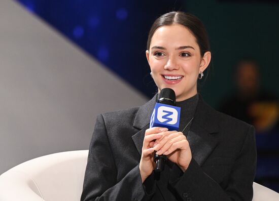 Международная выставка-форум "Россия"
Встреча с фигуристкой Евгенией Медведевой
Павильон № 34 Место: Россия, Москва. Автор: Сергей Пятаков/РИА Новости. Выставка "Россия". Встреча с фигуристкой Евгенией Медведевой