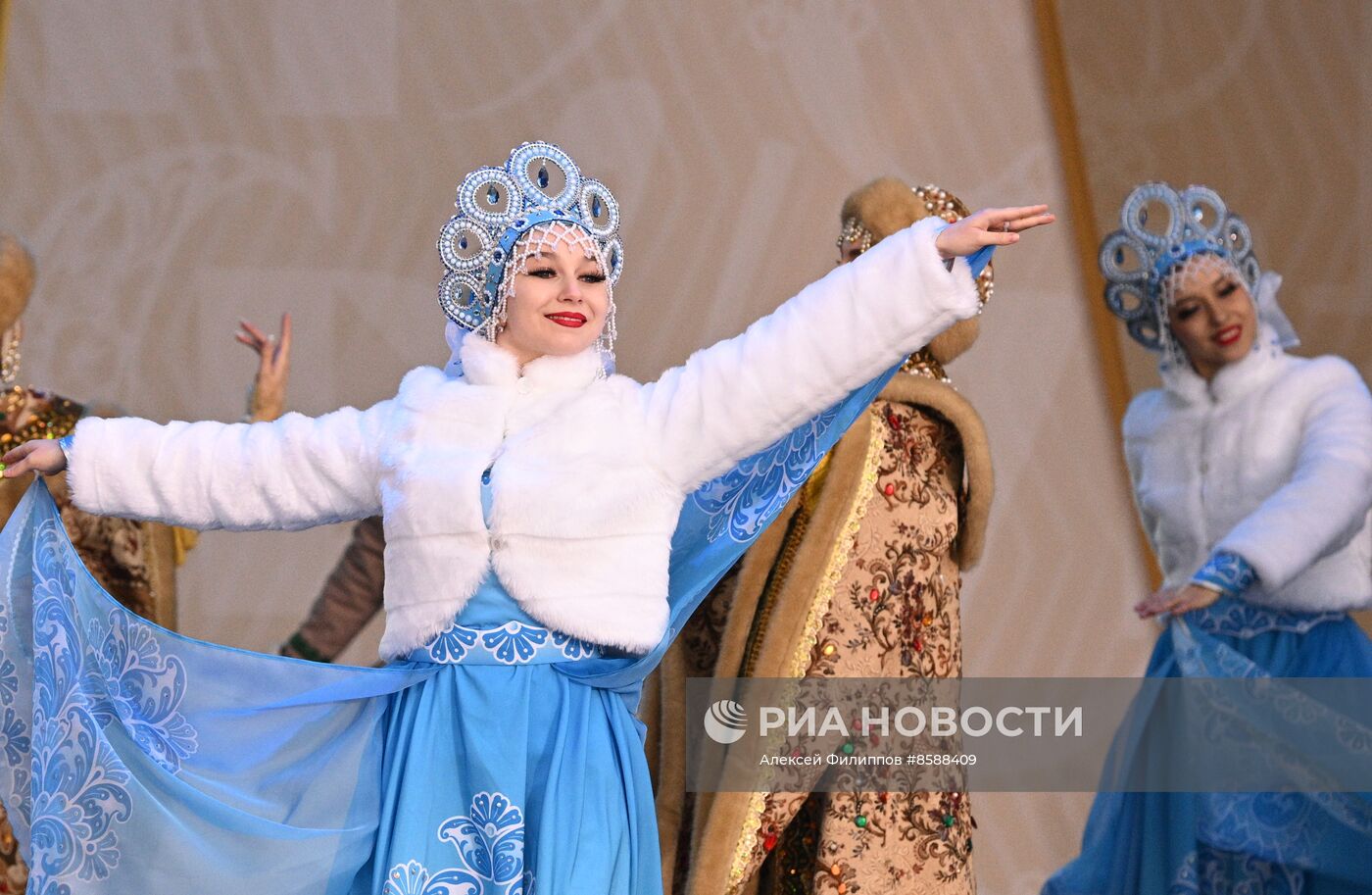 Выставка "Россия". День Деда Мороза: Сагаан Убгэн (Республика Бурятия)